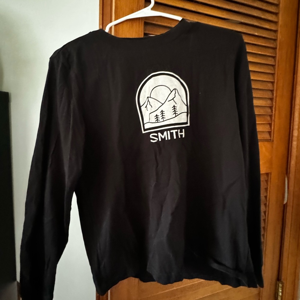 smith woman’s long sleeve tshirt